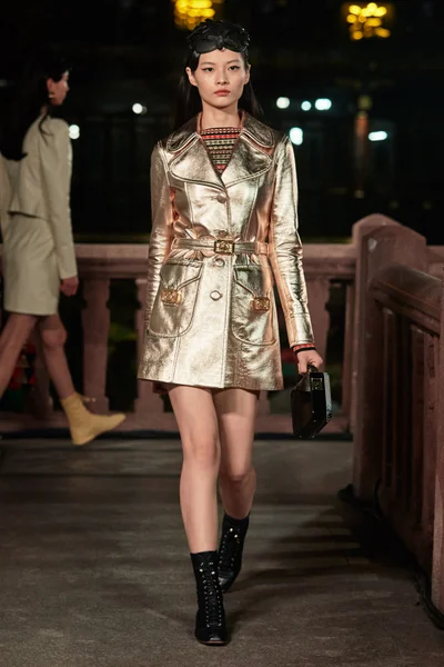 Look 42